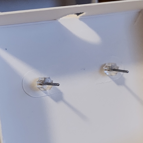 DOLCE GIOVANNA, CZ EARRINGS, NIB - Picture 4 of 6